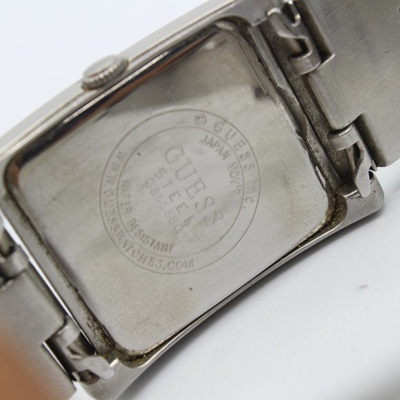 VINTAGE GUESS SQUARE FACE STAINLESS STEEL WATER RESISTANT CLASSIC WATCH G85670G - Picture 7 of 7